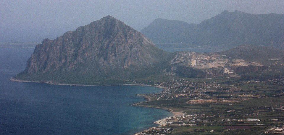 La baia e Monte Cofano