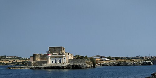 Castello Aragonese e faro