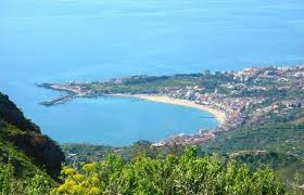 La baia di Giardini Naxos