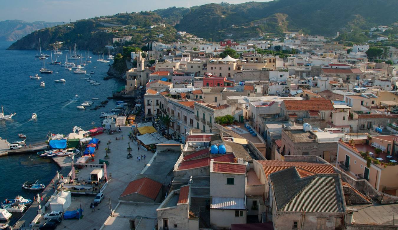 Panorama di Lipari dal mare