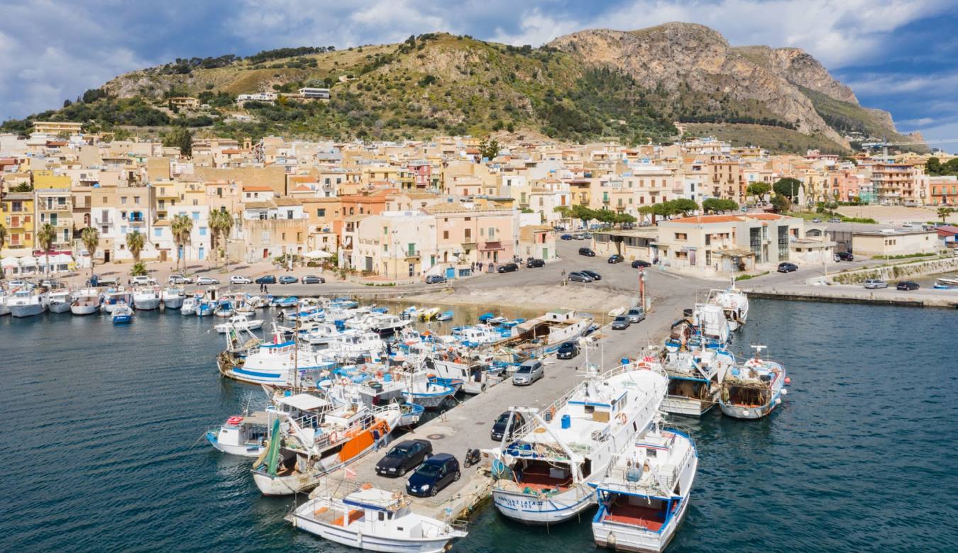 Il porticciolo di Porticello con le barche dei pescatori